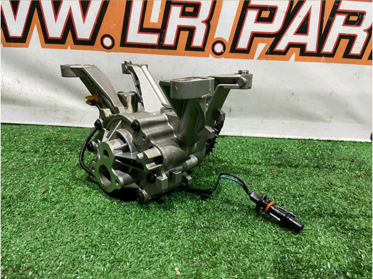 LR087668 2.0TD oil pump (EVOQUE 2.0TD) Range Rover Velar L560 (2018-) Used
